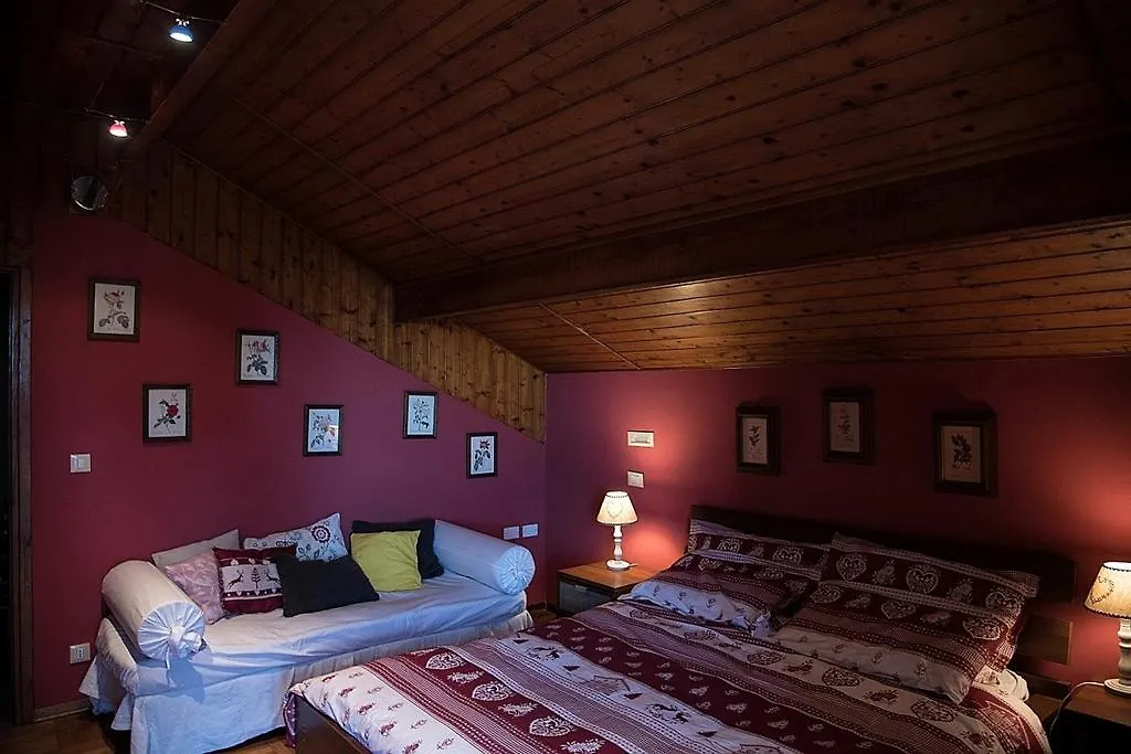 B&B La Capanna Rossa San Romolo Bed & Breakfast